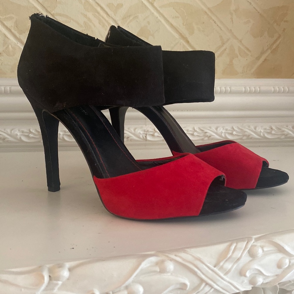Ladies high heels size 9